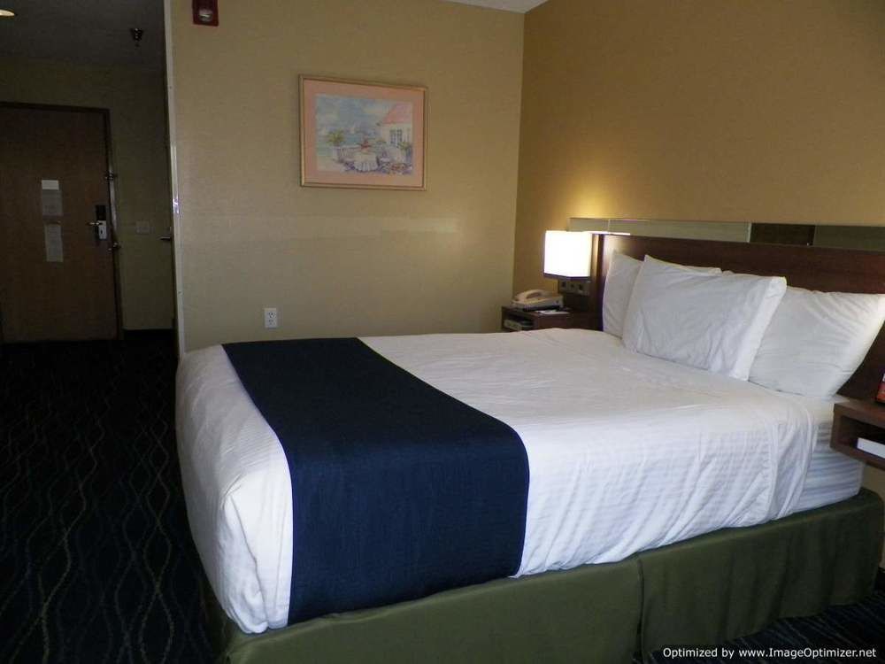 Microtel & By Wyndham Hotel